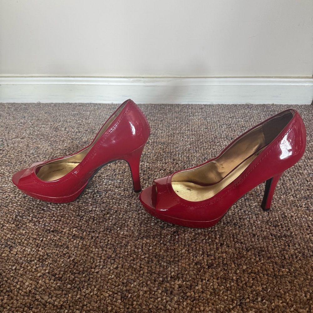 Retro, Vintage Candie’s Candy Apple Red Peep Toe Pump Open toe leather w heel - Picture 2 of 6